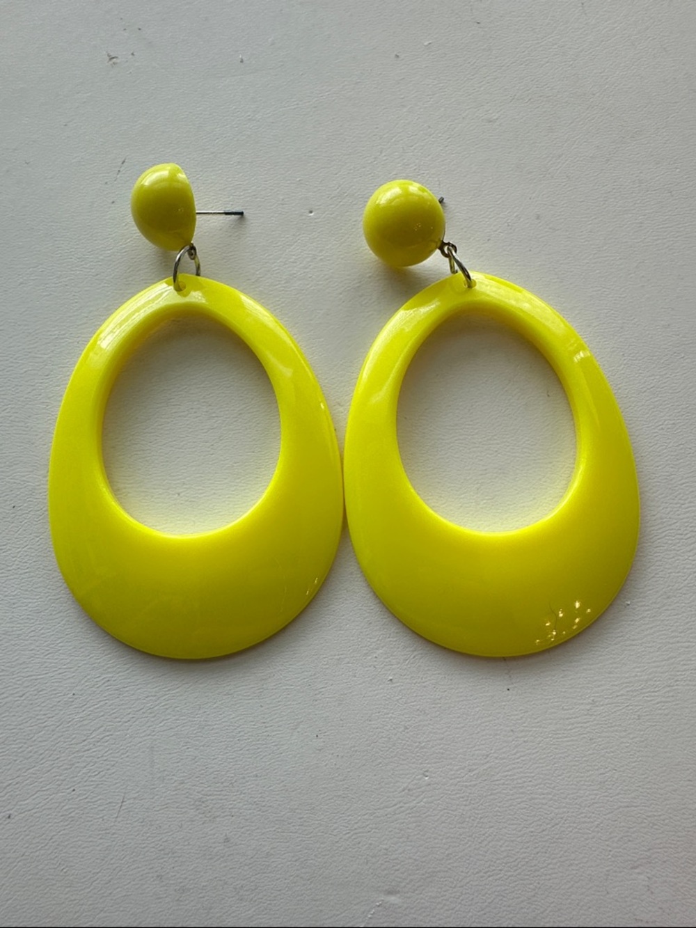 🧡Bold Neon Yellow Teardrop Hoop Earrings🧡